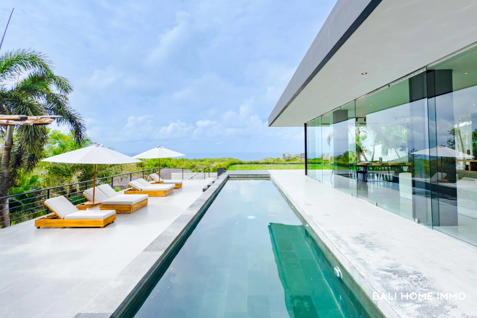 Ocean View 6 Bedrooms Villa with Private Padel Court for Rent in Uluwatu, 6-bed villa for rent in Uluwatu – photo 3 of 15