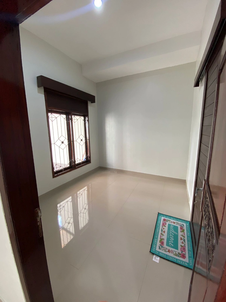 Unfurnished House Located at Kerobokan, 2-bed villa for rent in Kuta – photo 9 of 9