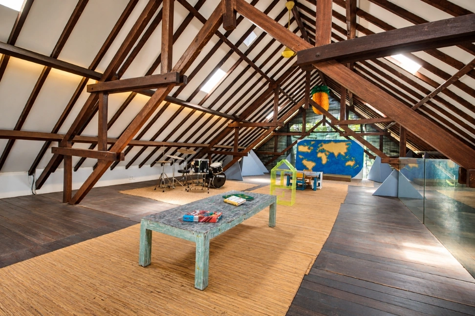 An Extraordinary 5-Bedroom Artistic Sanctuary in Berawa, 5-bed villa for rent in Canggu – photo 3 of 15