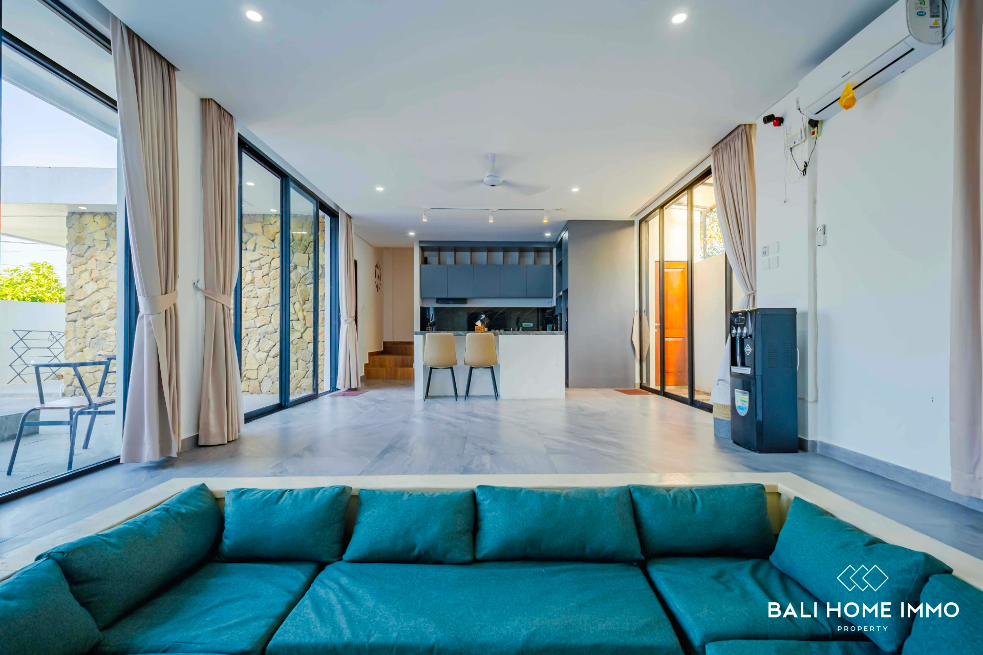 Cozy & Beautiful 3 Bedrooms Villa for in Ungasan with Rooftop Bbq, 3-bed villa for rent in Uluwatu – photo 6 of 10