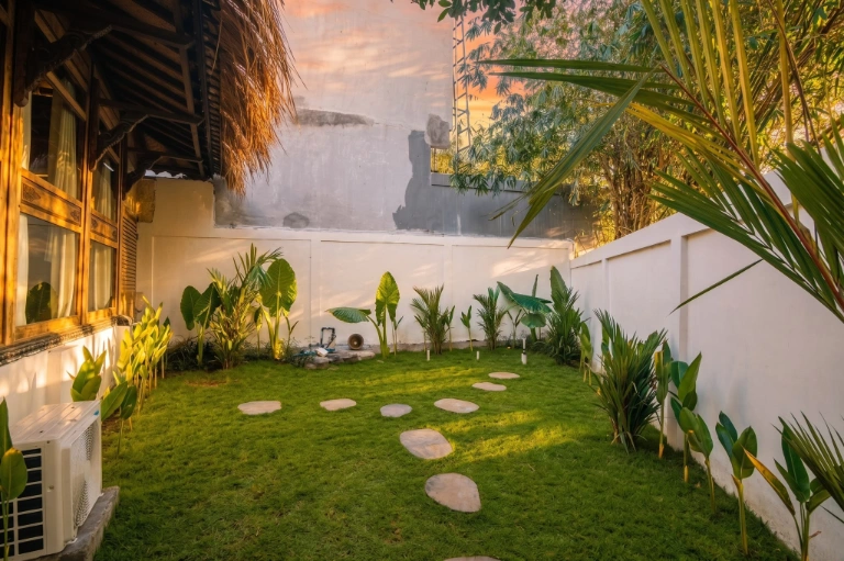 Joglo House - Charming 1-Bedroom Joglo Villa with Private Pool in Kerobokan, 1-bed villa for rent in Canggu – photo 4 of 10