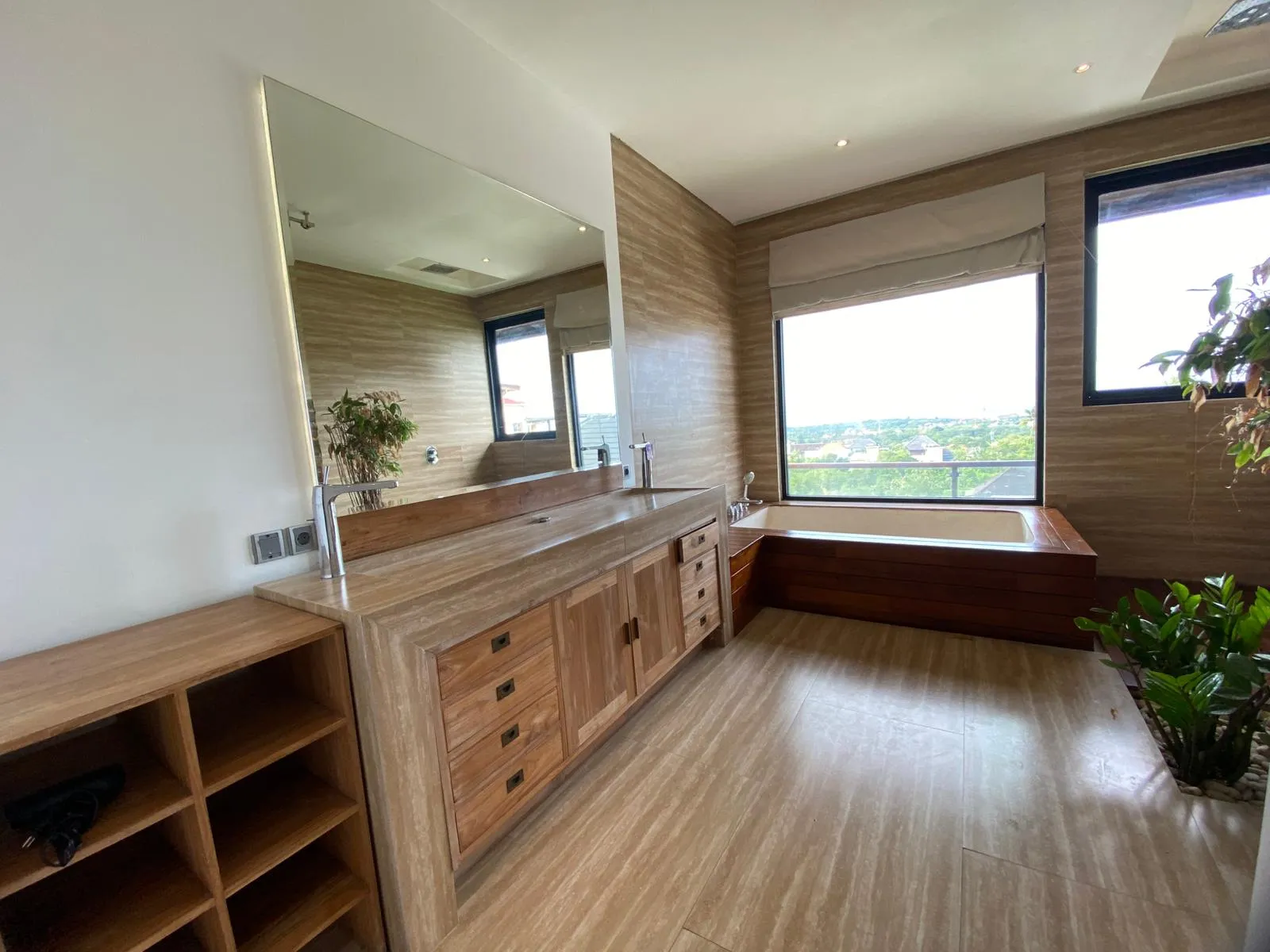 Villa Pertama - Huge 4 Bedroom Villa with Stunning Ocean View in Ungasan, 4-bed villa for rent in Uluwatu – photo 8 of 15