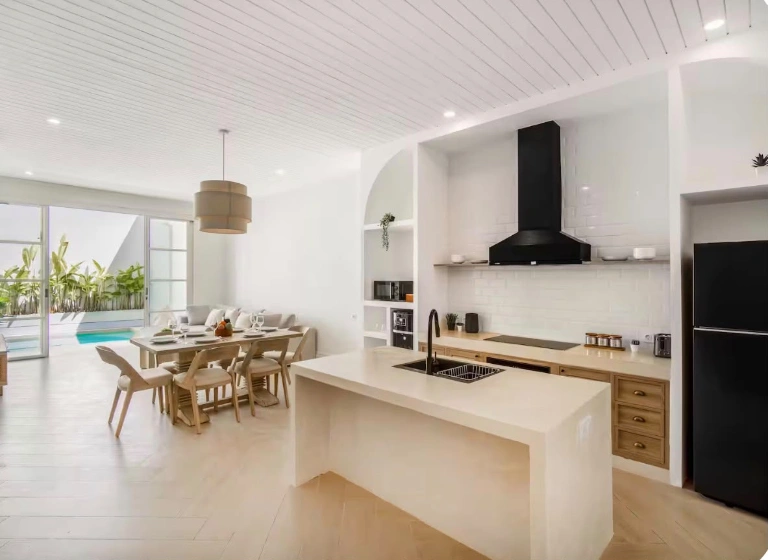 Brand New 3BR Villa in the Heart of Berawa, 3-bed villa for rent in Canggu – photo 4 of 11