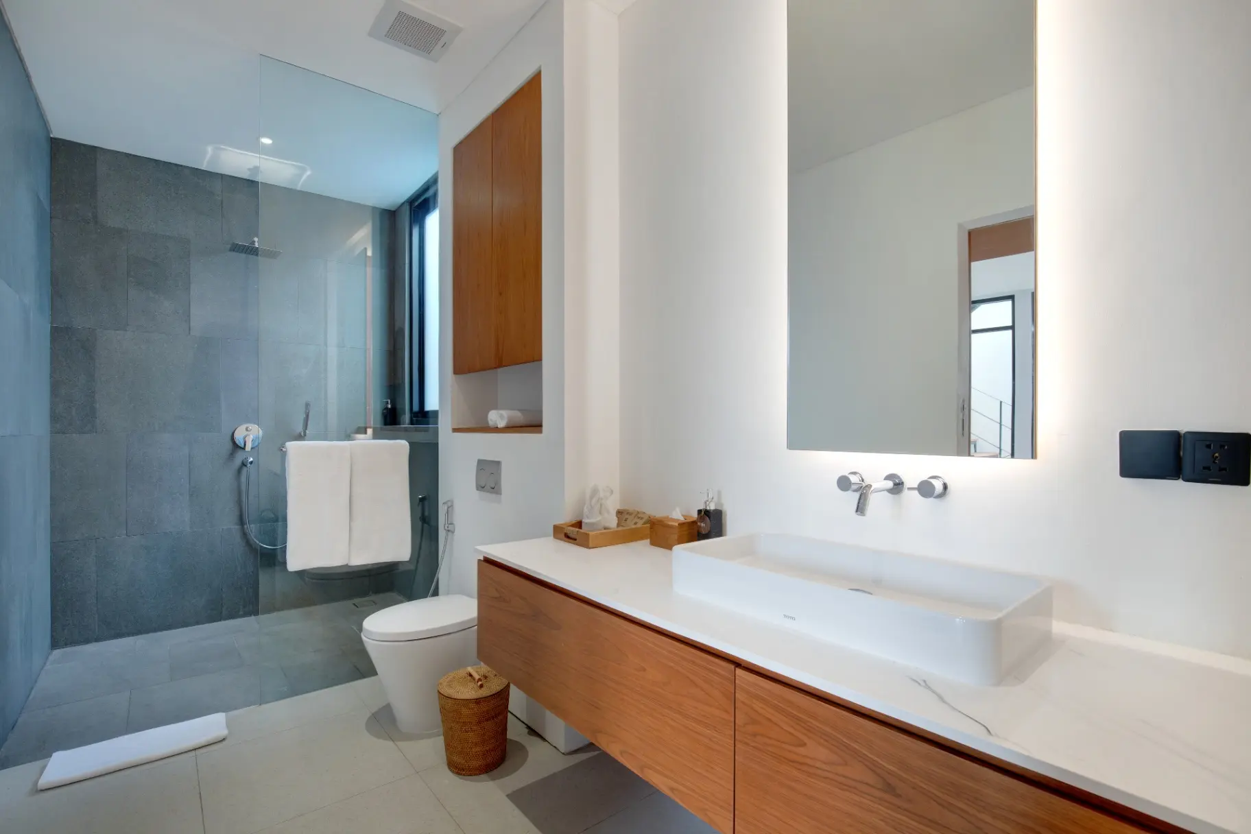 3BR Paradise Villa in Central of Canggu! +Rooftop & pool. Aquamarine Villa I, 3-bed villa for rent in Canggu – photo 11 of 15