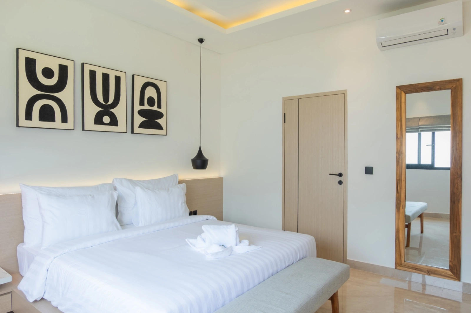 Modern 3-Bedroom Villa for Monthly or Yearly Rental – Kerobokan, Bali, 3-bed villa for rent in Canggu – photo 11 of 15