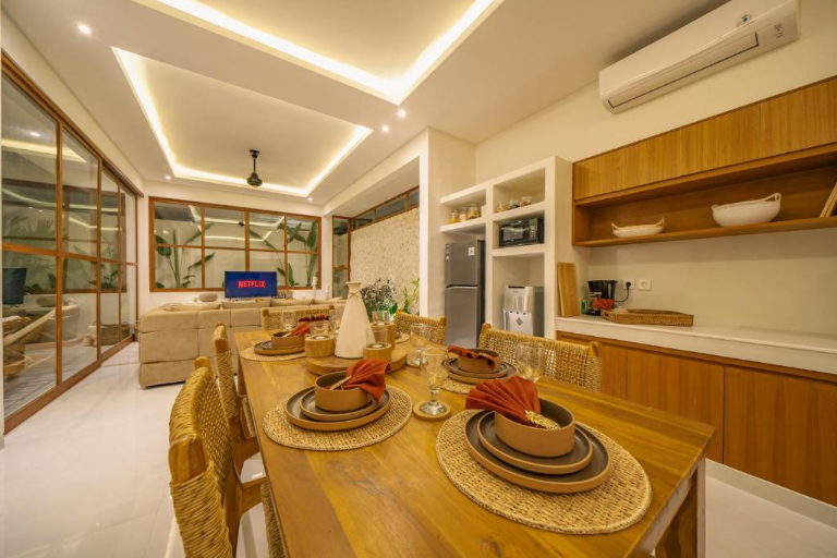 Stunning Pererenan Villa – Beach, Cafés & Canggu at Your Doorstep, 3-bed villa for rent in Pererenan – photo 10 of 15
