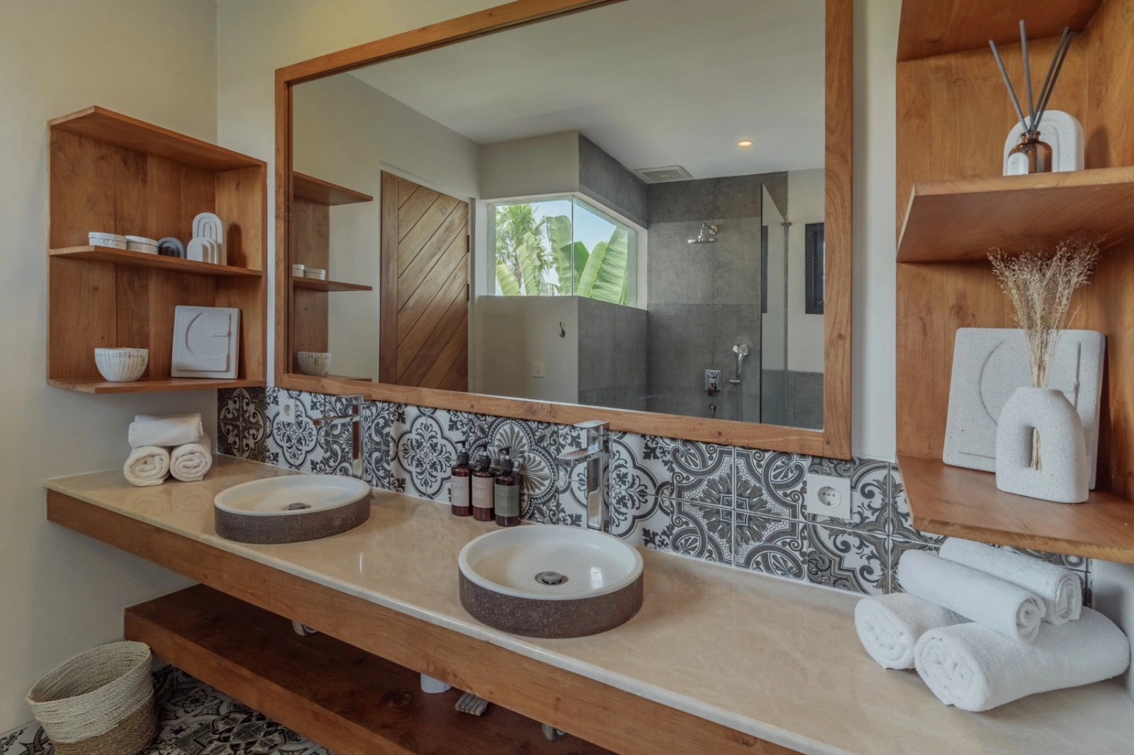 4 Bedroom Villa for Yearly Rent in Berawa, 4-bed villa for rent in Canggu – photo 6 of 12