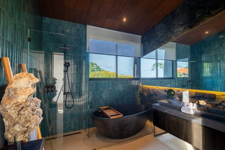 Villa For Rent 6 Bed In Pererenan,Badung Bali, 6-bed villa for rent in Pererenan – photo 3 of 15