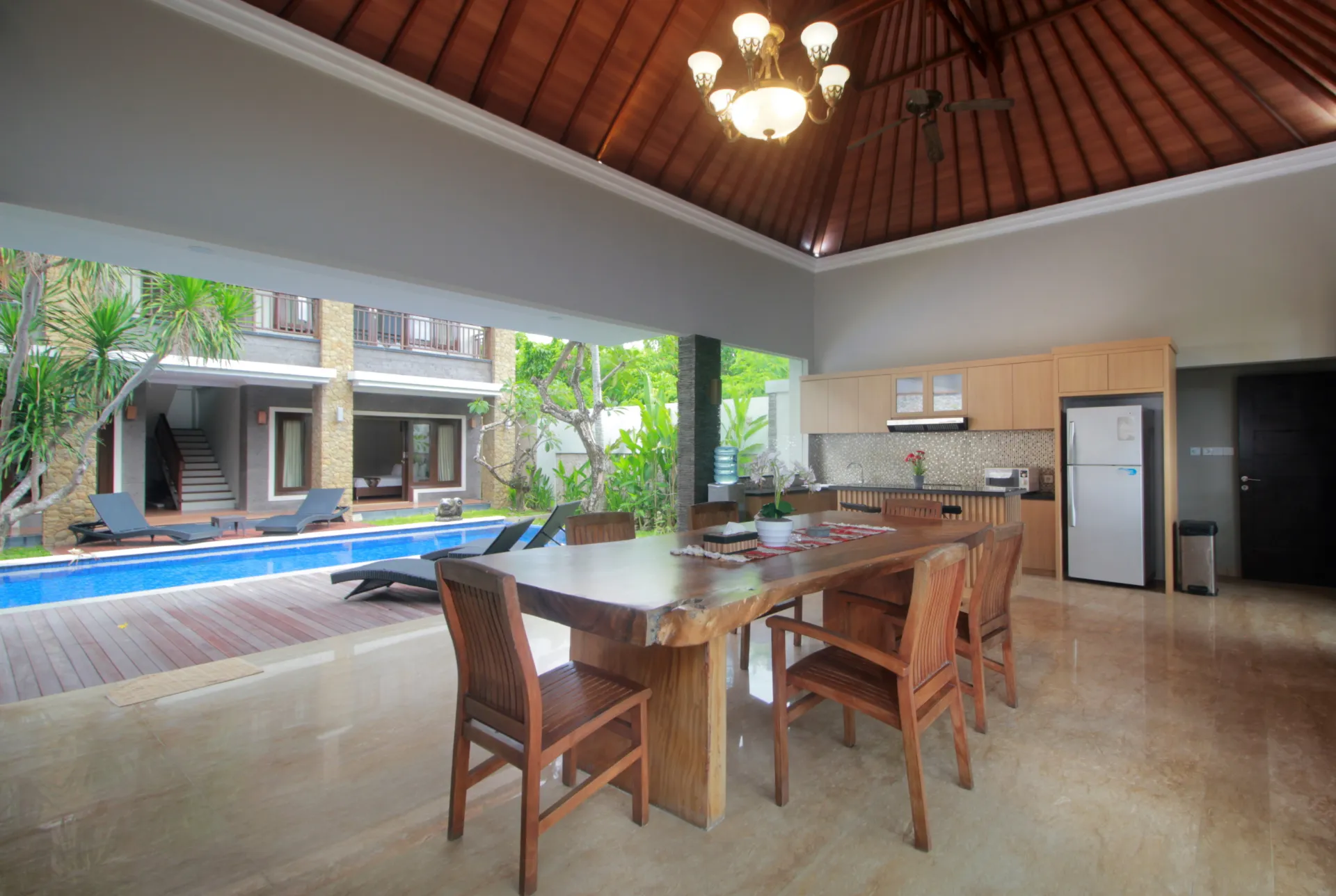 Villa Djayana - Spacious 4-Bedroom Villa in Seminyak, 4-bed villa for rent in Seminyak – photo 10 of 15