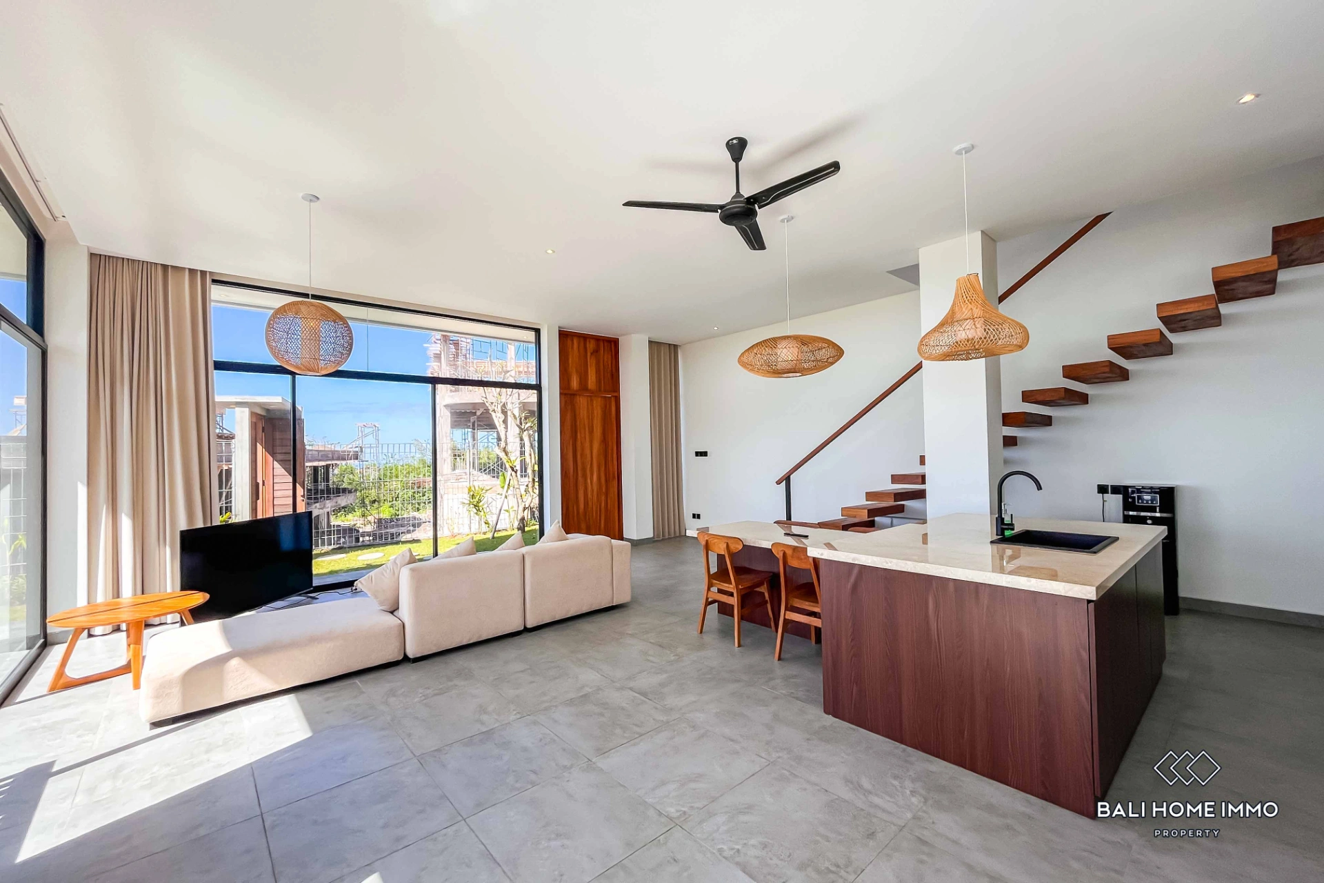 Stunning 3 Bedrooms Villa with Ocean View for Rental in Uluwatu, 3-bed villa for rent in Uluwatu – photo 2 of 12