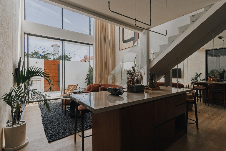 Hidden DESIGNER Loft I 750m to beach I Rooftop and BBQ, 3-bed villa for rent in Canggu – photo 4 of 15