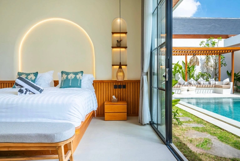 4 Bedroom Luxury Villa for Monthly and Yearly in Kerobokan, 4-bed villa for rent in Seminyak – photo 14 of 15
