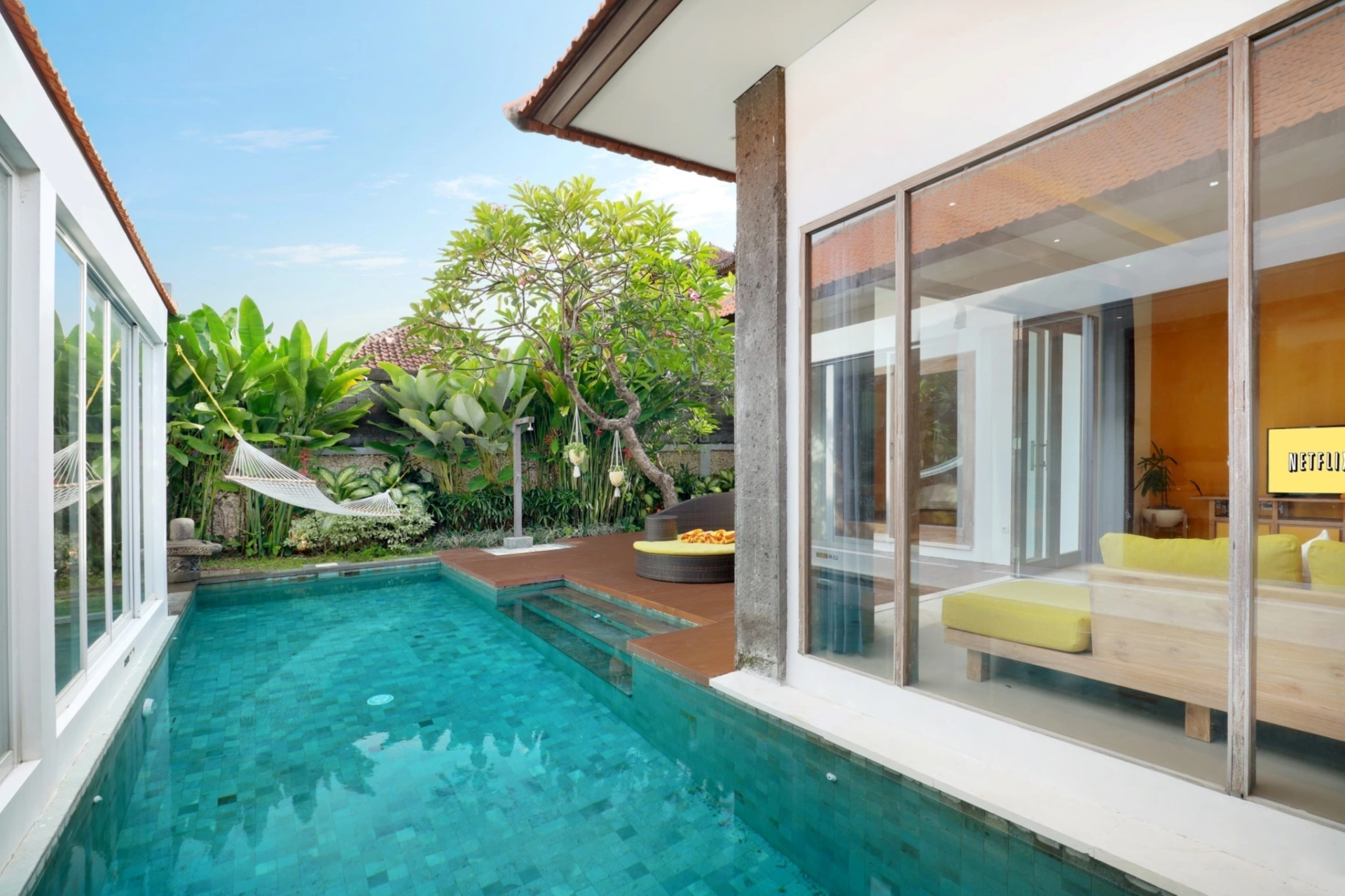 3 Bedroom Villa Full Furnished in Kerobokan, 3-bed villa for rent in Seminyak – photo 2 of 11