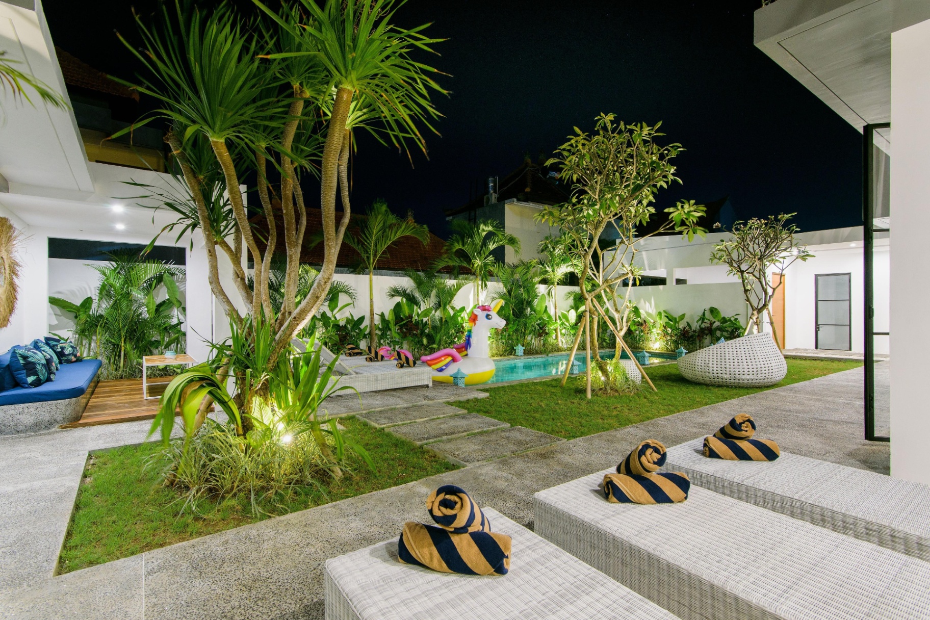 Villa For Rent 4 Bed In Berawa,Tibubeneng Bali, 4-bed villa for rent in Canggu – photo 10 of 15