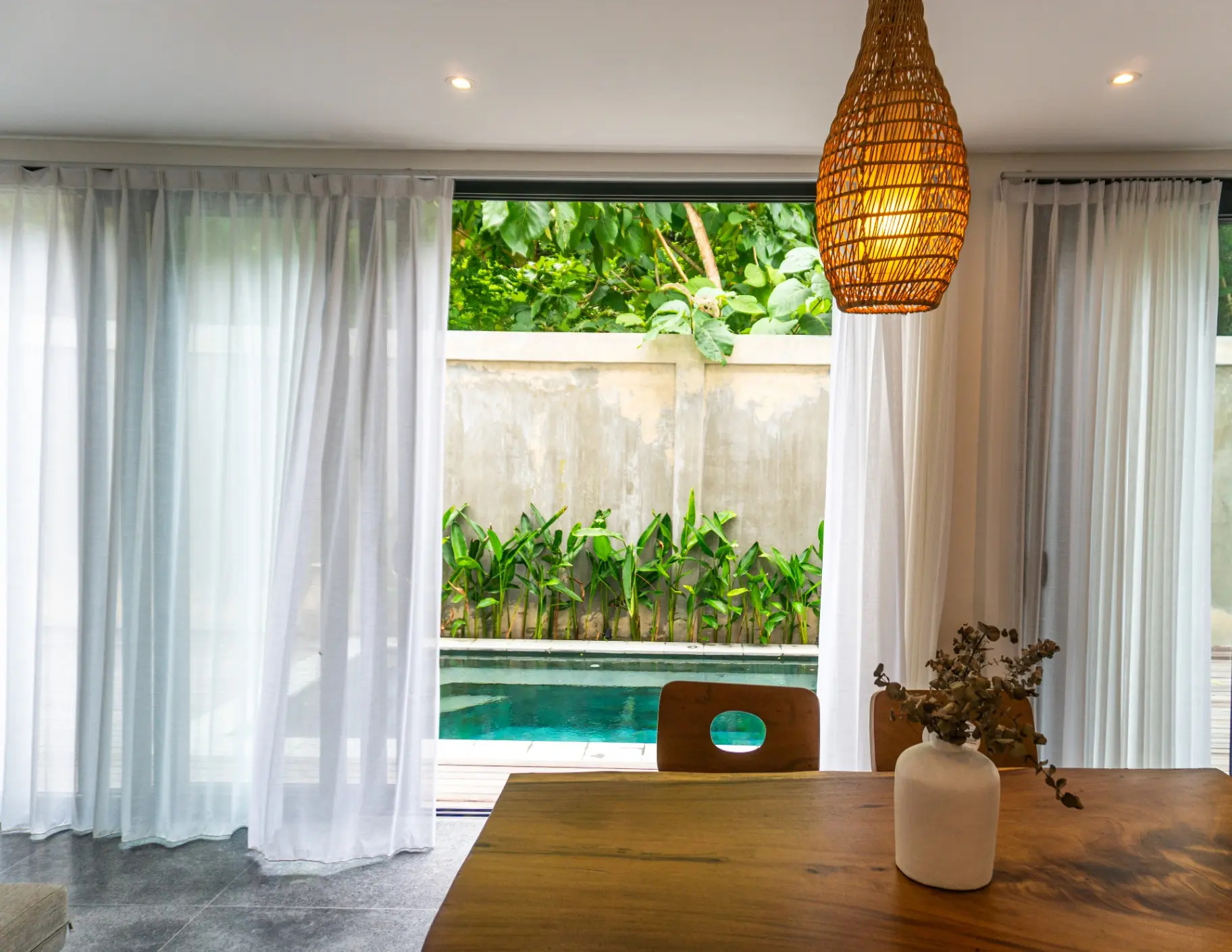 Considered 2BR Villa w/ Sunset Views and Home Office, 2-bed villa for rent in Uluwatu – photo 2 of 9