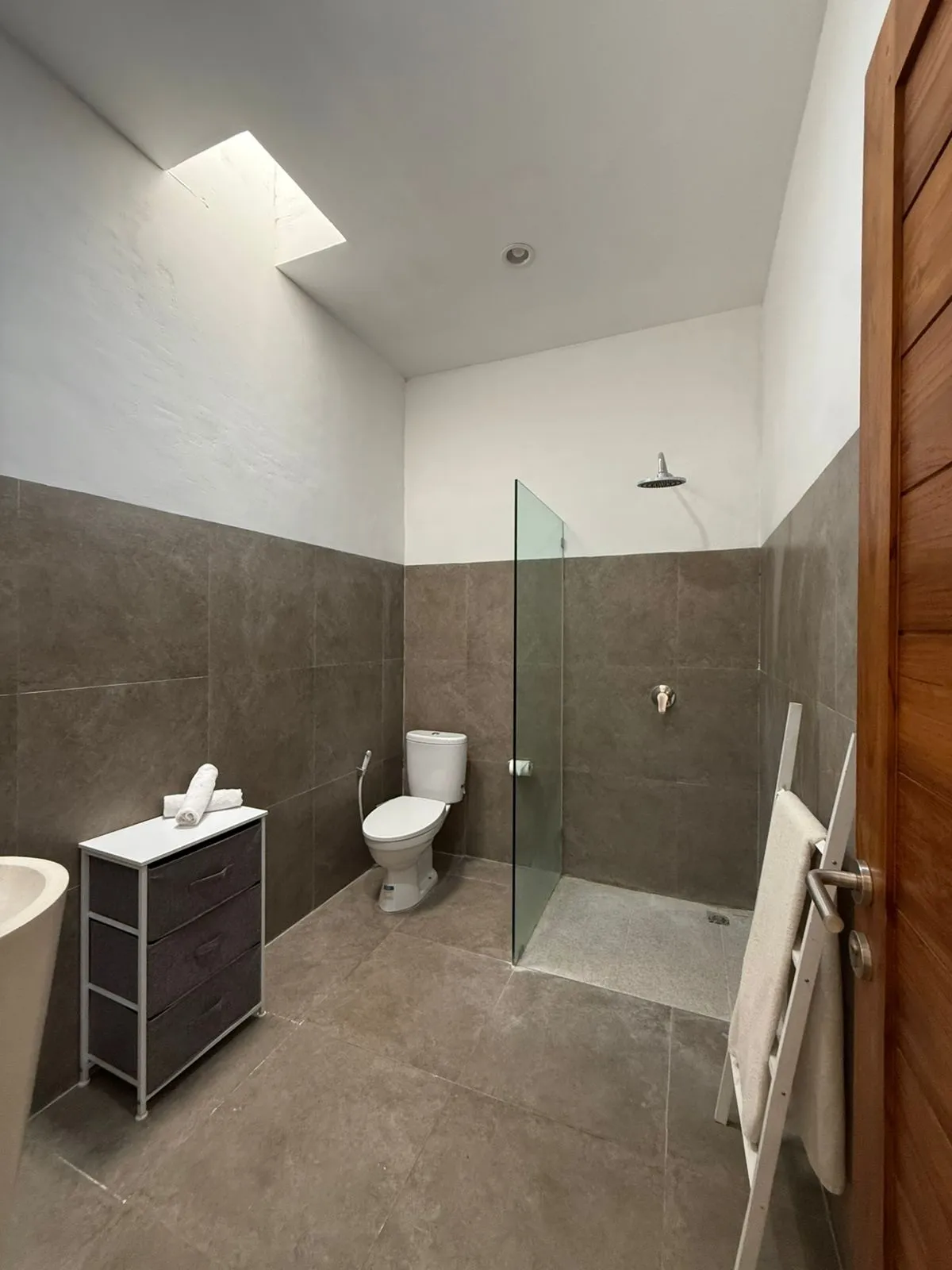 Villa For Rent 5 Bed In Kerobokan,Badung Bali, 5-bed villa for rent in Canggu – photo 7 of 15