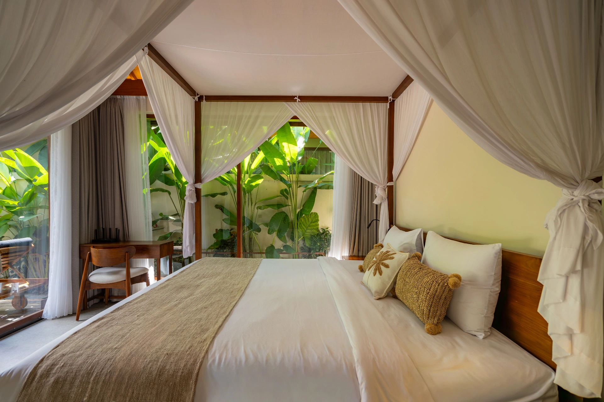 Apura - Modern Tropical 1BR Ubud Villa | Poolside Garden, 1-bed villa for rent in Ubud – photo 13 of 15
