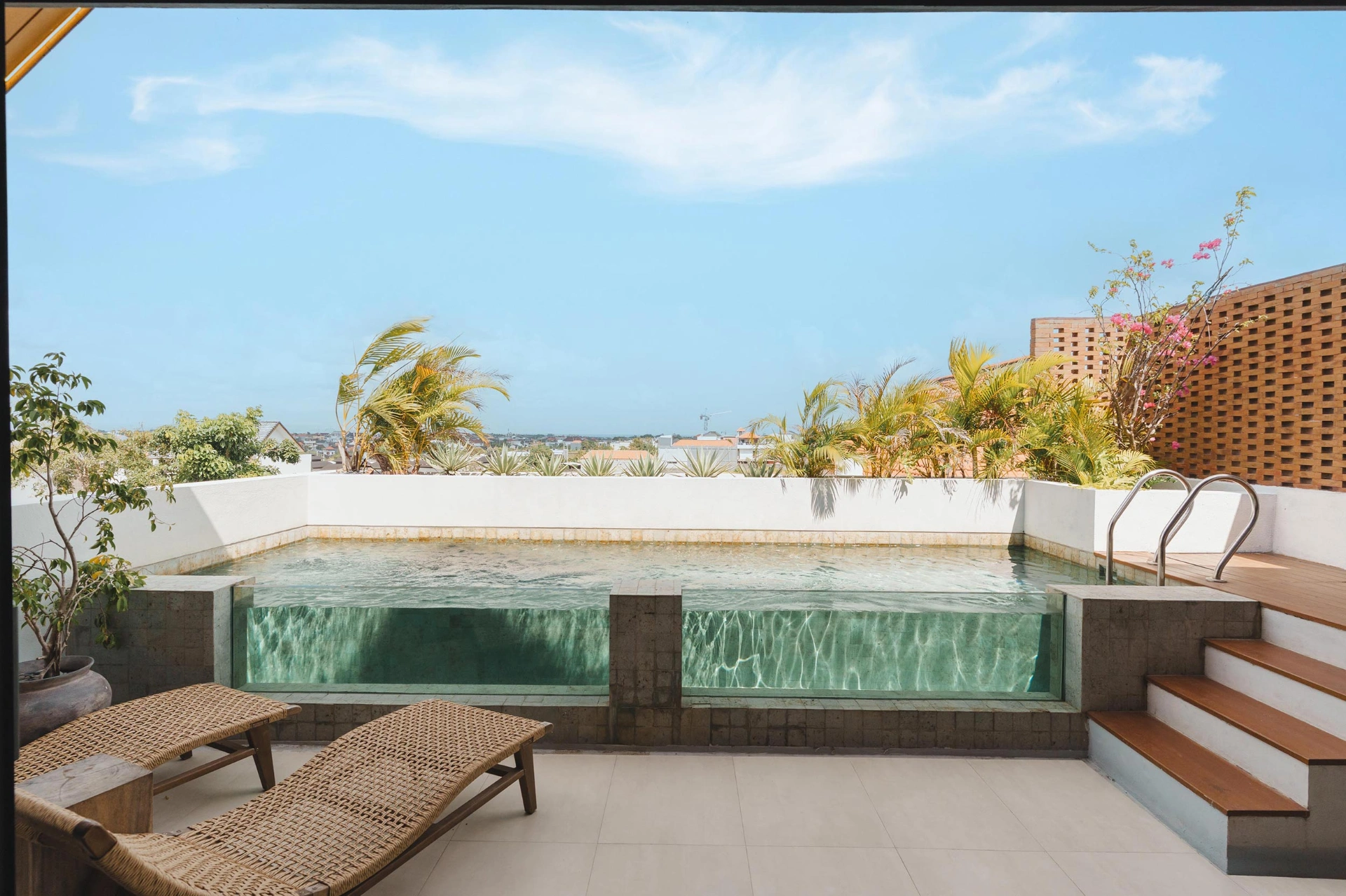 Makia Penthouse - Luxury 5BD Penthouse in the heart of Canggu, 5-bed villa for rent in Canggu – photo 5 of 15