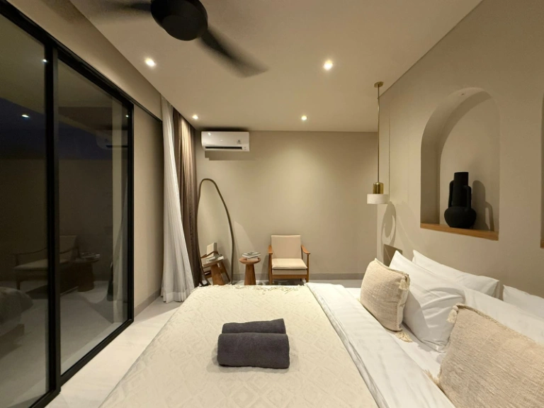 2 Bedrooms Beachside Villa in Seseh for Monthly Rent, 2-bed villa for rent in Seseh – photo 14 of 15