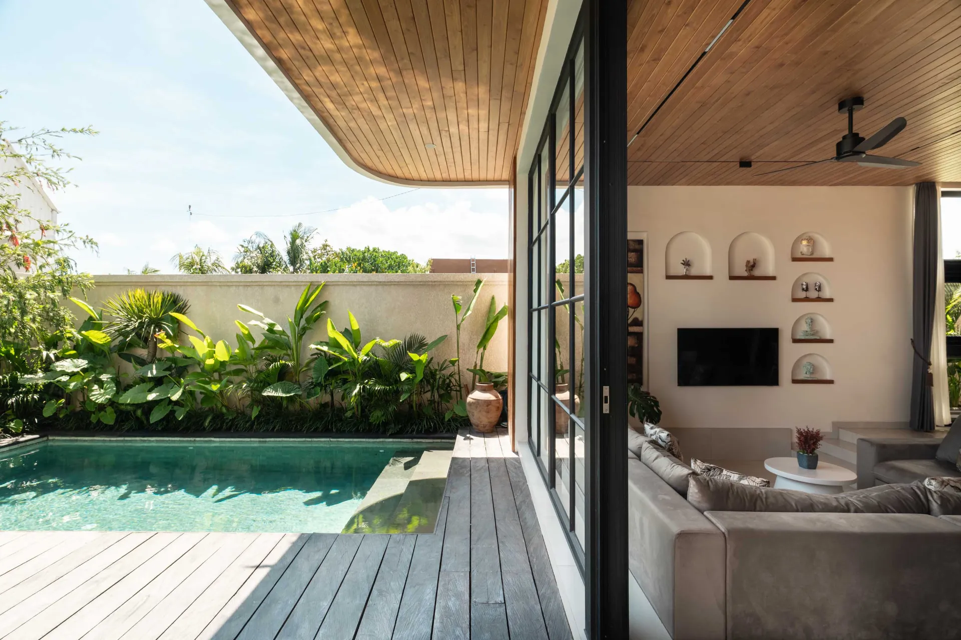 Ben's Villa 1 - Cozy 2BR Holiday Villa w/ Private Pool in Umalas, 2-bed villa for rent in Canggu – photo 9 of 15