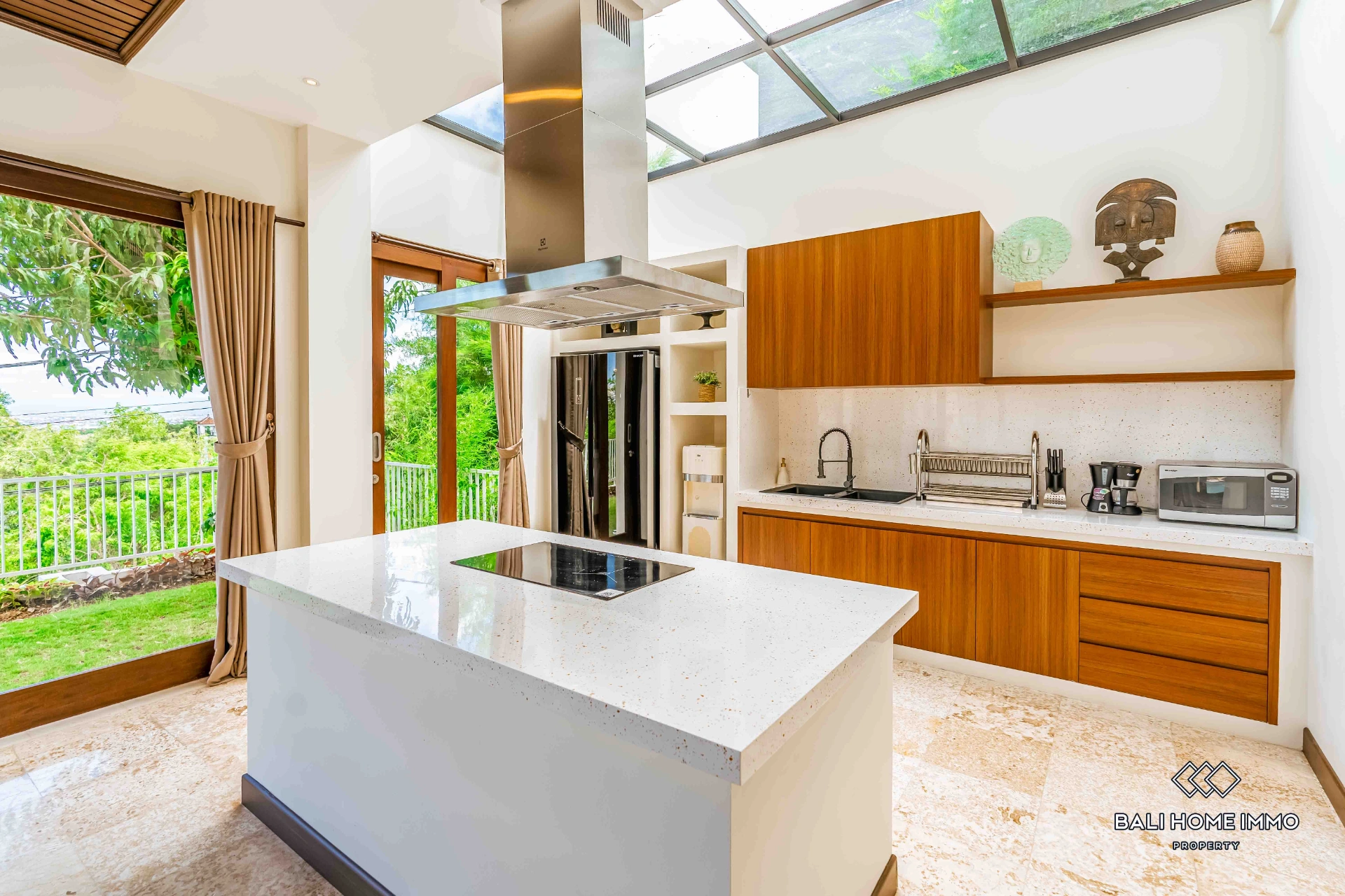 Stunning Ocean View 5 Bedrooms Villa for Rent & Sale in Ungasan, 5-bed villa for rent in Uluwatu – photo 8 of 14