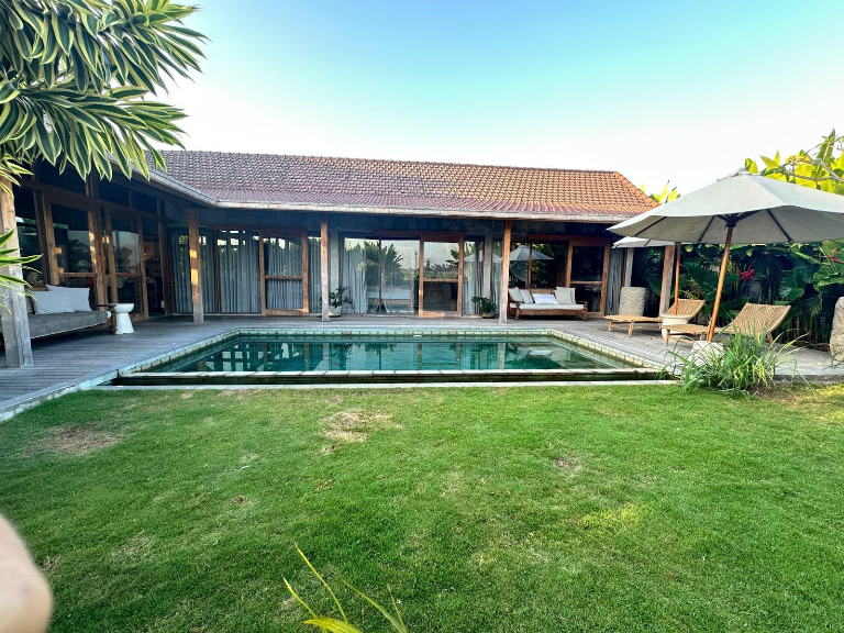 3BR Family Pool Villa with Rice Field Views in Seseh, 3-bed villa for rent in Seseh – photo 15 of 15