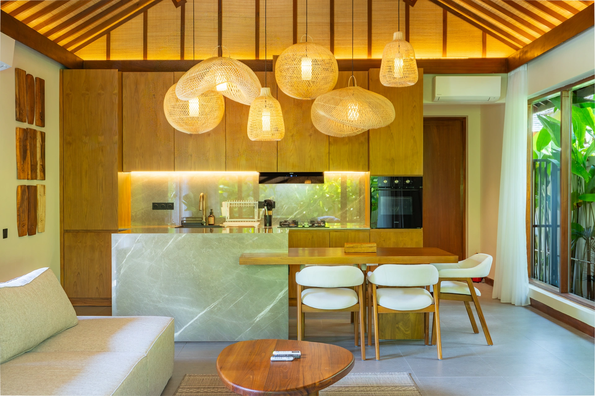 Apura - Modern Tropical 1BR Ubud Villa | Poolside Garden, 1-bed villa for rent in Ubud – photo 6 of 15