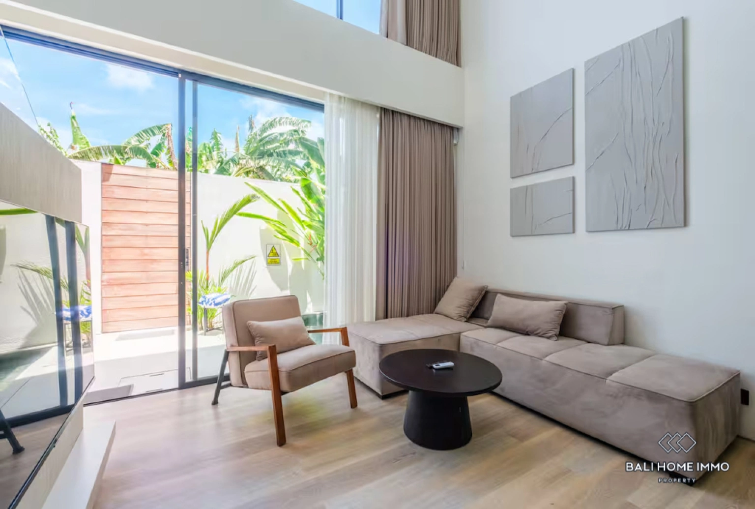 Modern 2 Bedroom Villa for Rent in Bali Berawa, 2-bed villa for rent in Canggu – photo 12 of 15