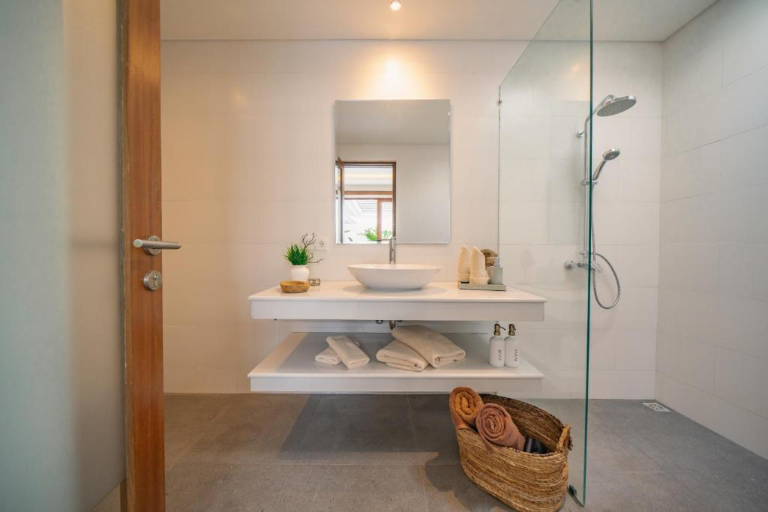 Stunning Pererenan Villa – Beach, Cafés & Canggu at Your Doorstep, 3-bed villa for rent in Pererenan – photo 15 of 15