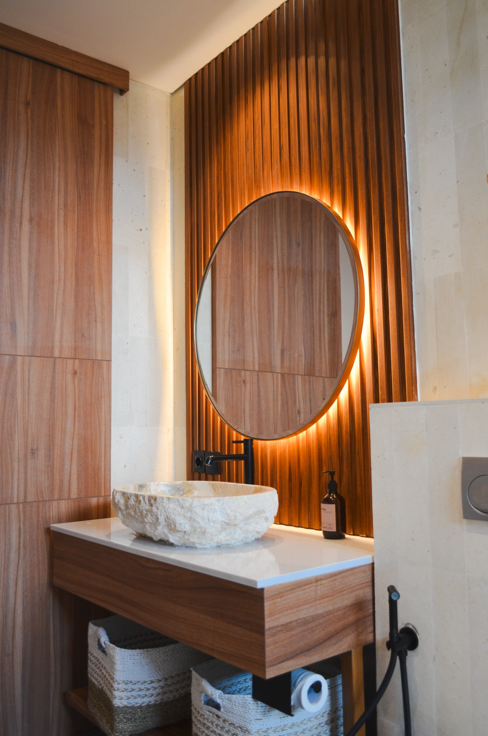 Kammora Living Apartment - Deluxe Room, 1-bed villa for rent in Canggu – photo 7 of 15