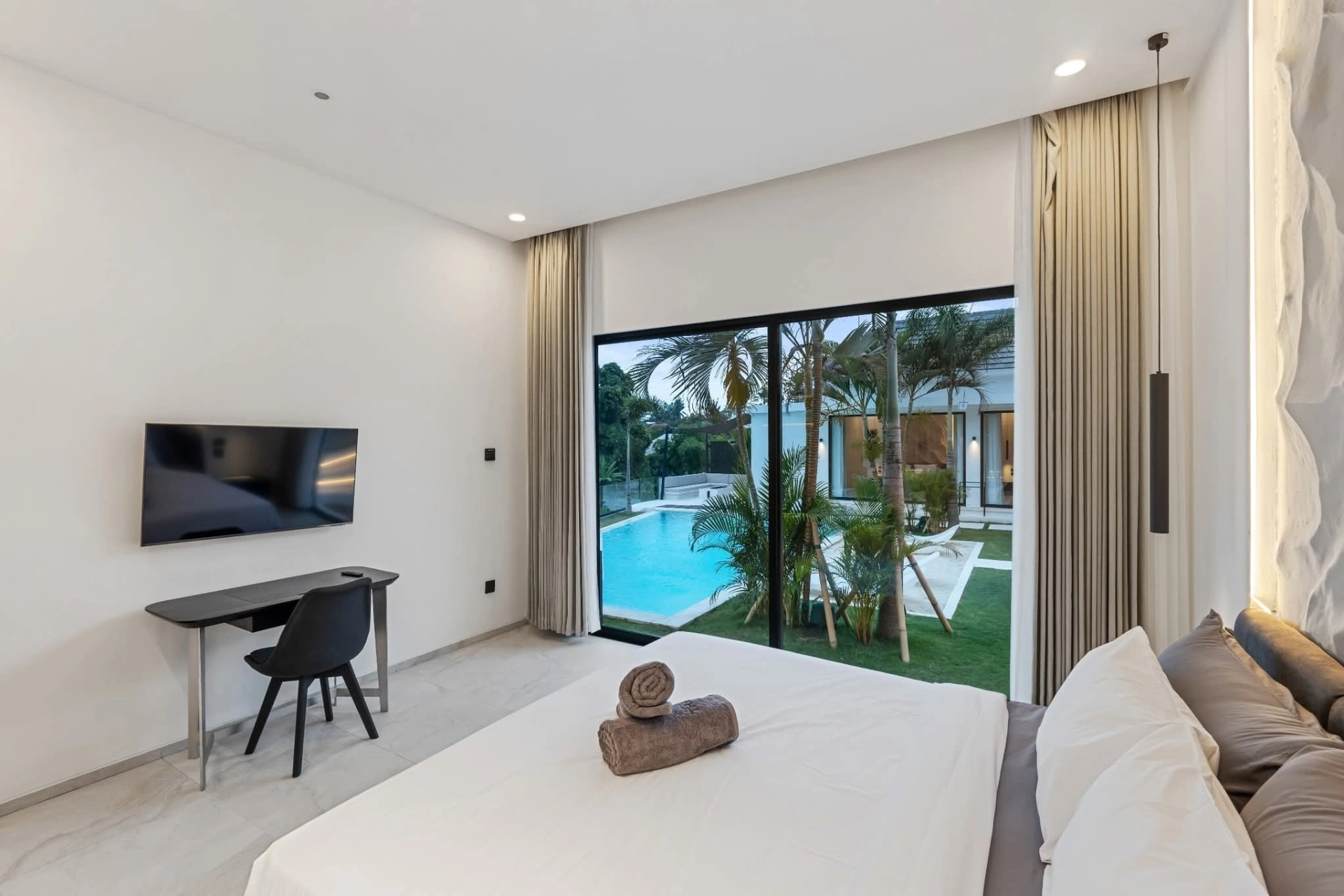Villa For Rent 5 Bed In Pererenan,Badung Bali, 5-bed villa for rent in Pererenan – photo 14 of 15