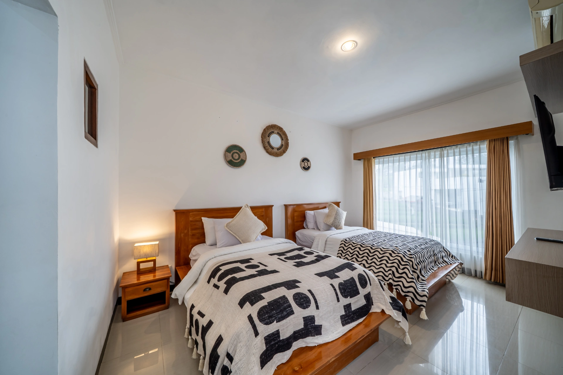 Villa Dewi - Contemporary 3 bedroom villa in peaceful area of Tumbak Bayuh, 3-bed villa for rent in Pererenan – photo 9 of 15