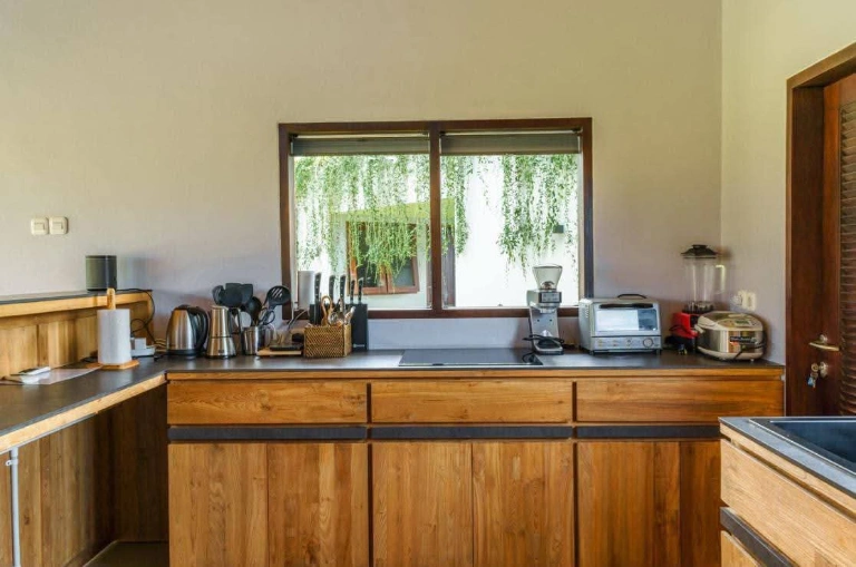 4 Bedrooms Villa for Monthly & Yearly Rent in Canggu-babakan, 4-bed villa for rent in Canggu – photo 12 of 13