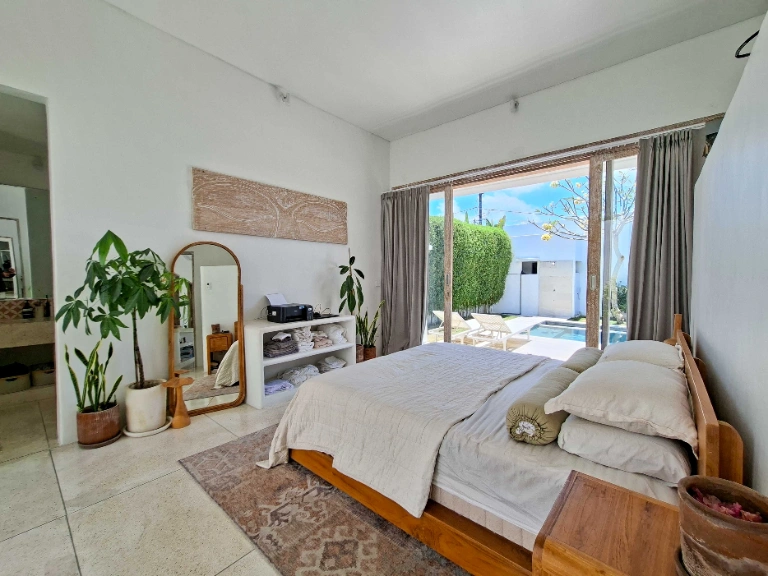 2-Bedroom Villa with Saltwater Pool in Abianbase, 2-bed villa for rent in Canggu – photo 7 of 15