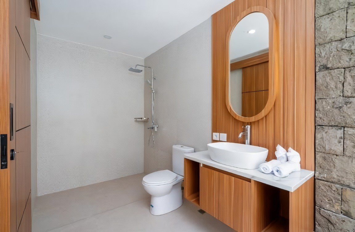 3-Bedroom Villa with Garden & Pool in Dalung, 3-bed villa for rent in Canggu – photo 8 of 15