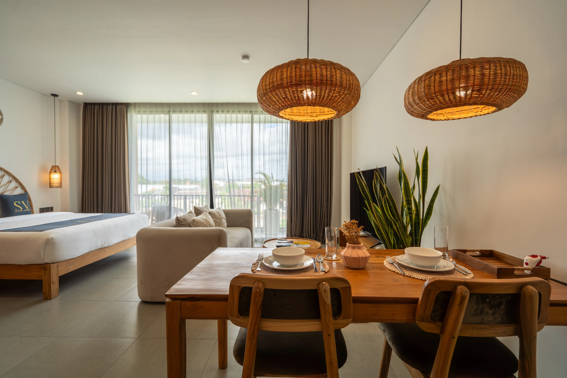Sunny Bloom Natural - 1BR Pool Suite, Near Batu Belig Beach, 1-bed villa for rent in Canggu – photo 3 of 15