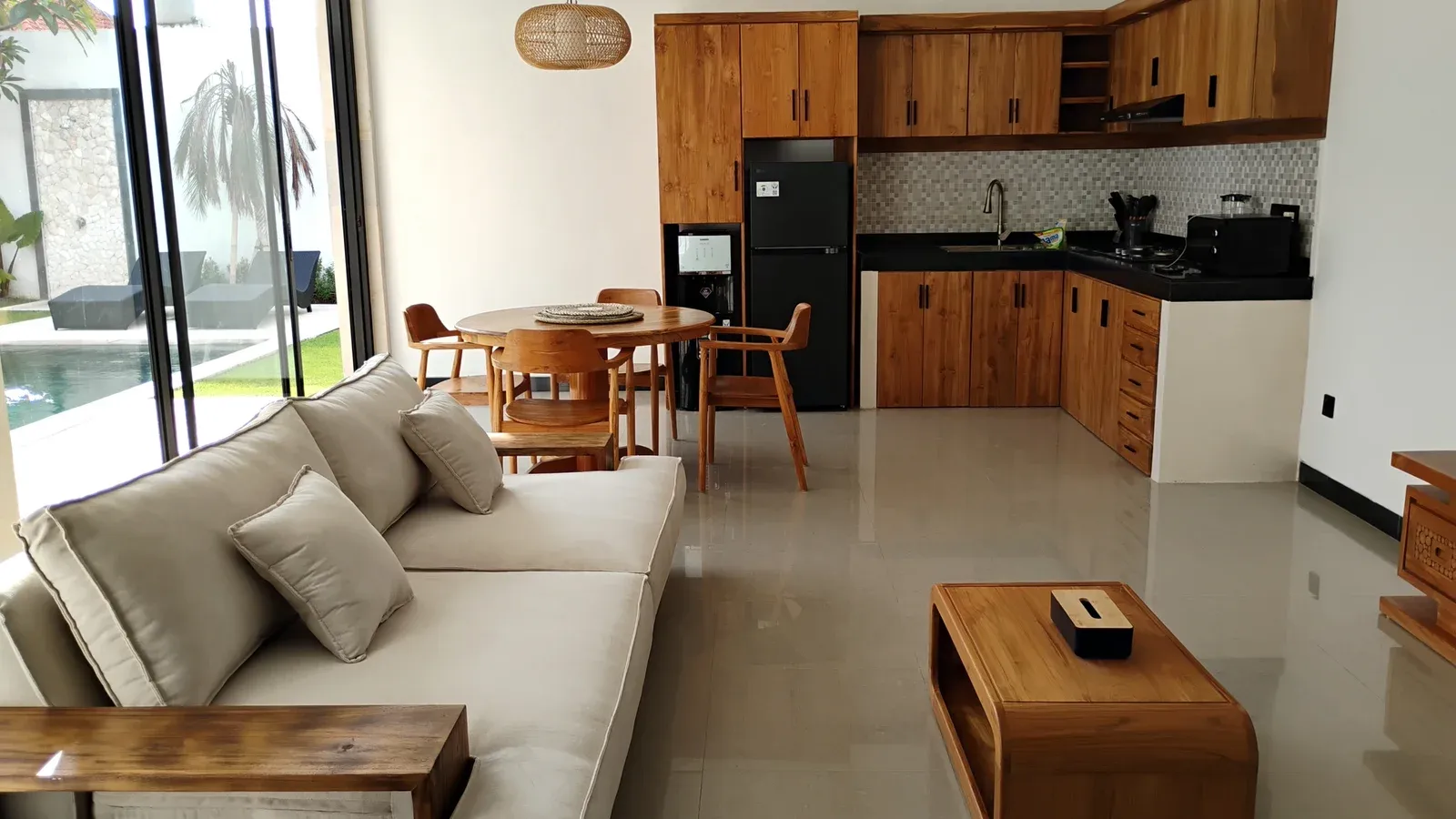 Newly Build! Big Garden – 2 Bedrooms Villa for Monthly Rent in Berawa, 2-bed villa for rent in Canggu – photo 2 of 15