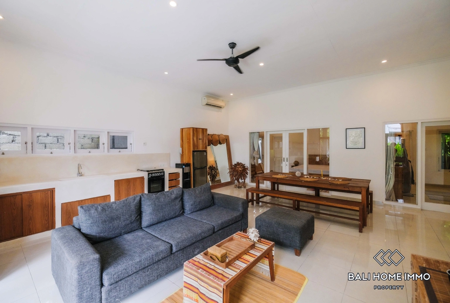Spacious 3 Bedroom Villa in Canggu Batu Bolong, 3-bed villa for rent in Canggu – photo 4 of 9