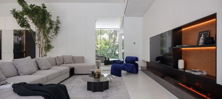 Ultra Luxury Designer 3 Bedroom Smart Villa in Central Berawa, 3-bed villa for rent in Canggu – photo 9 of 15