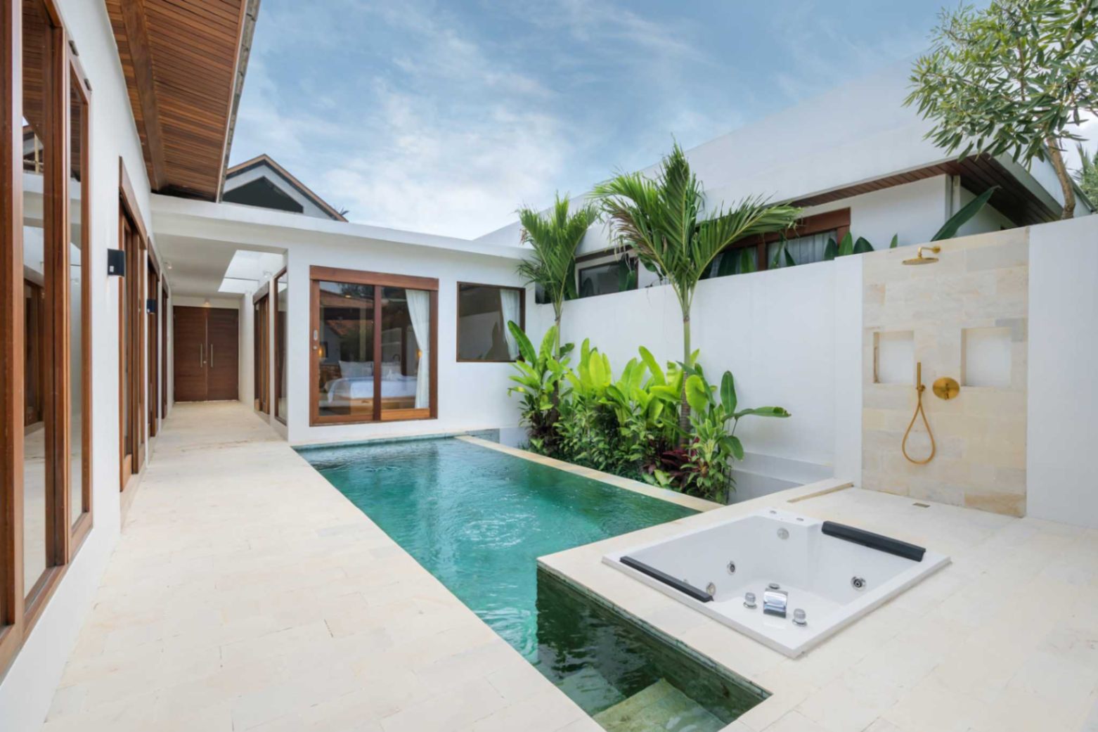2-Bedroom Villa with Lush Garden & Jacuzzi in Cepaka, 2-bed villa for rent in Tabanan – photo 6 of 15