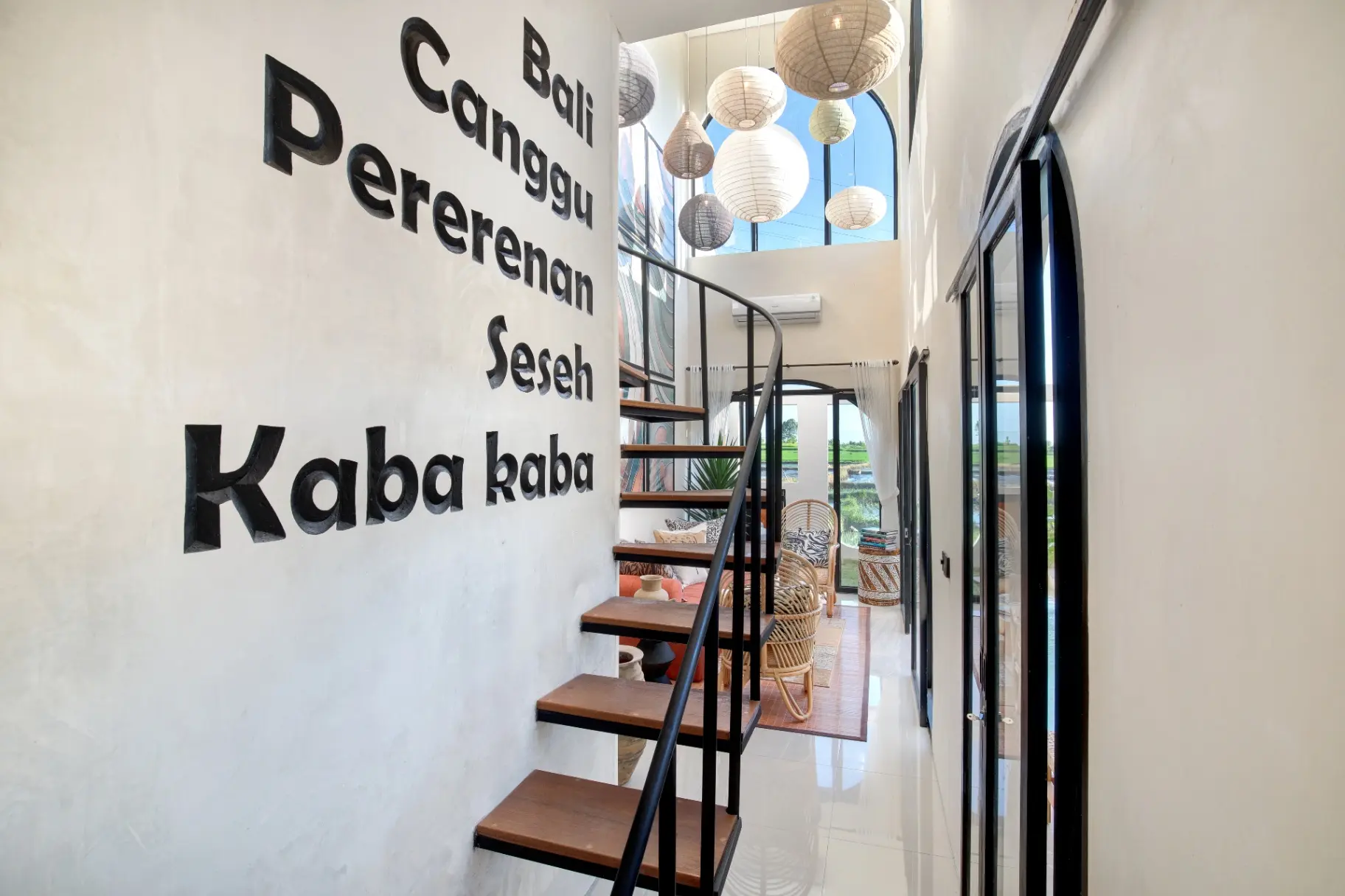 Private 1BR Luxury Loft in Kaba Kaba Seseh – Pool & Bathtub, 1-bed villa for rent in Seseh – photo 12 of 15