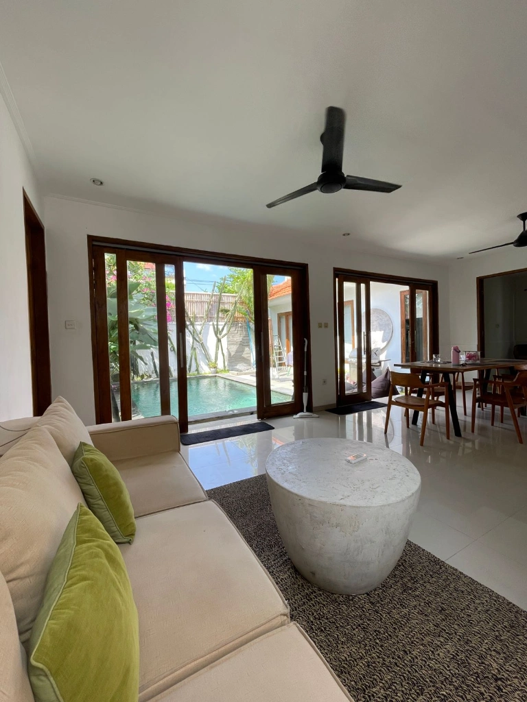 3 Bedroom Modern Villa for Yearly Rent in Umalas, 3-bed villa for rent in Seminyak – photo 3 of 15