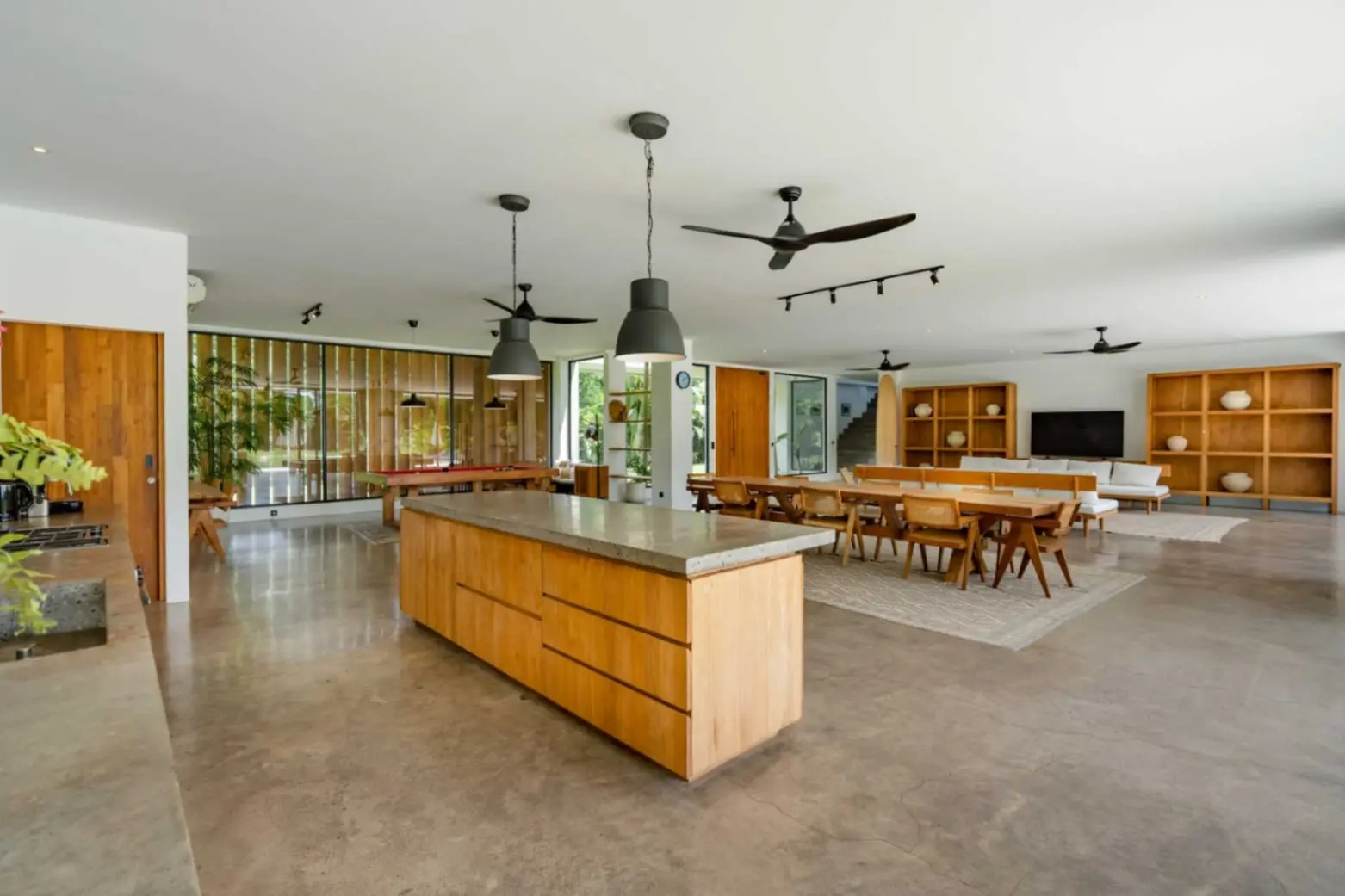 4-Bedroom Villa with Spacious Garden and Mount Agung Vista in Kaba-Kaba, 4-bed villa for rent in Tabanan – photo 13 of 15