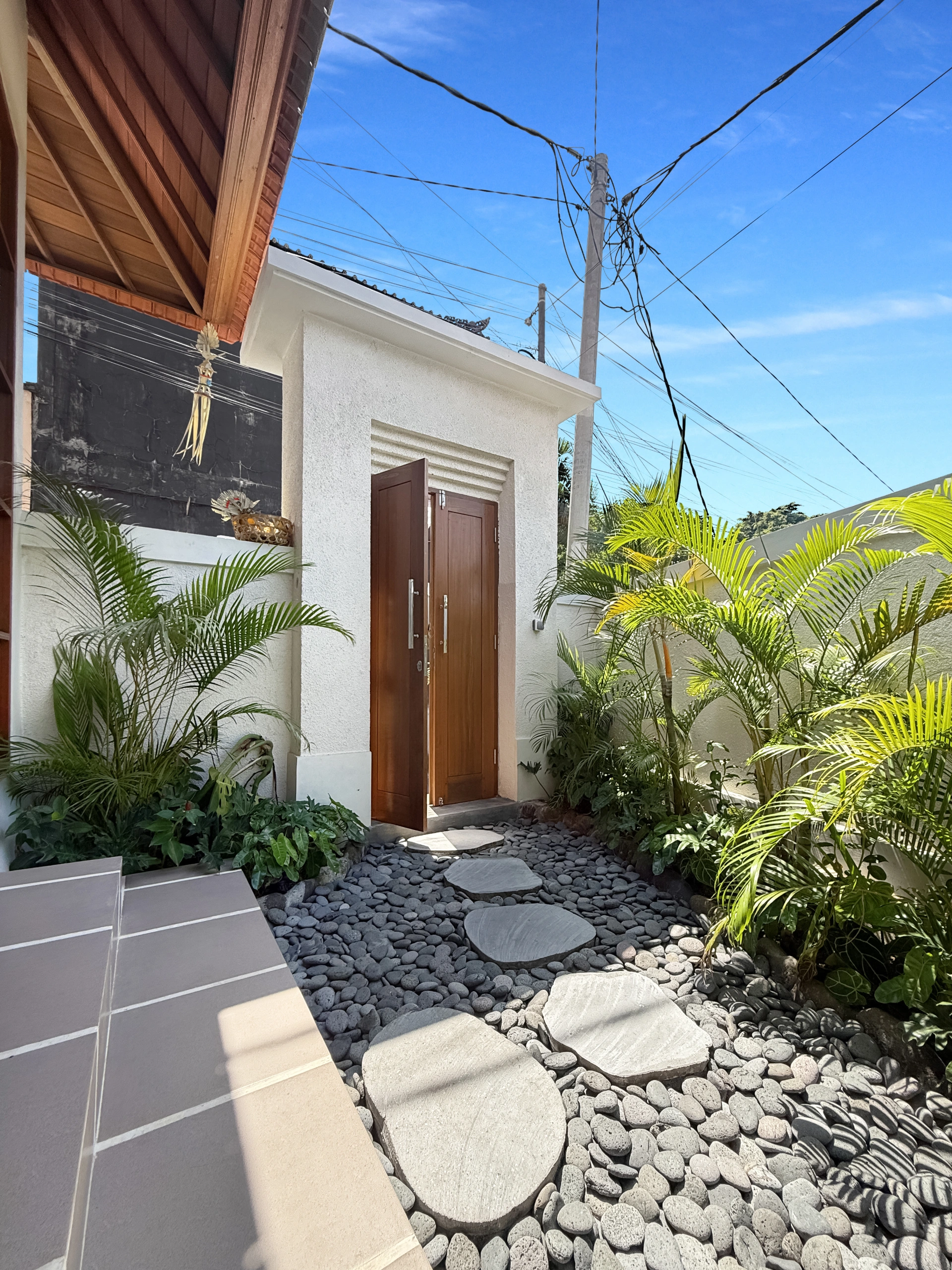 Seseh Beach Side Close To Omni Gym and Openhaus Cafe, 1-bed villa for rent in Seseh – photo 2 of 12