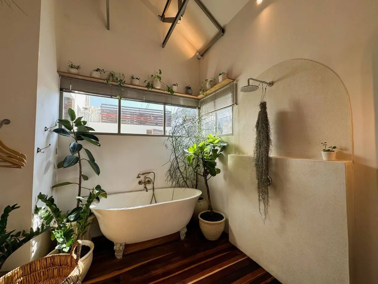 Victorian Vintage style Villa | 2 Bedrooms | Berawa, 2-bed villa for rent in Canggu – photo 4 of 15