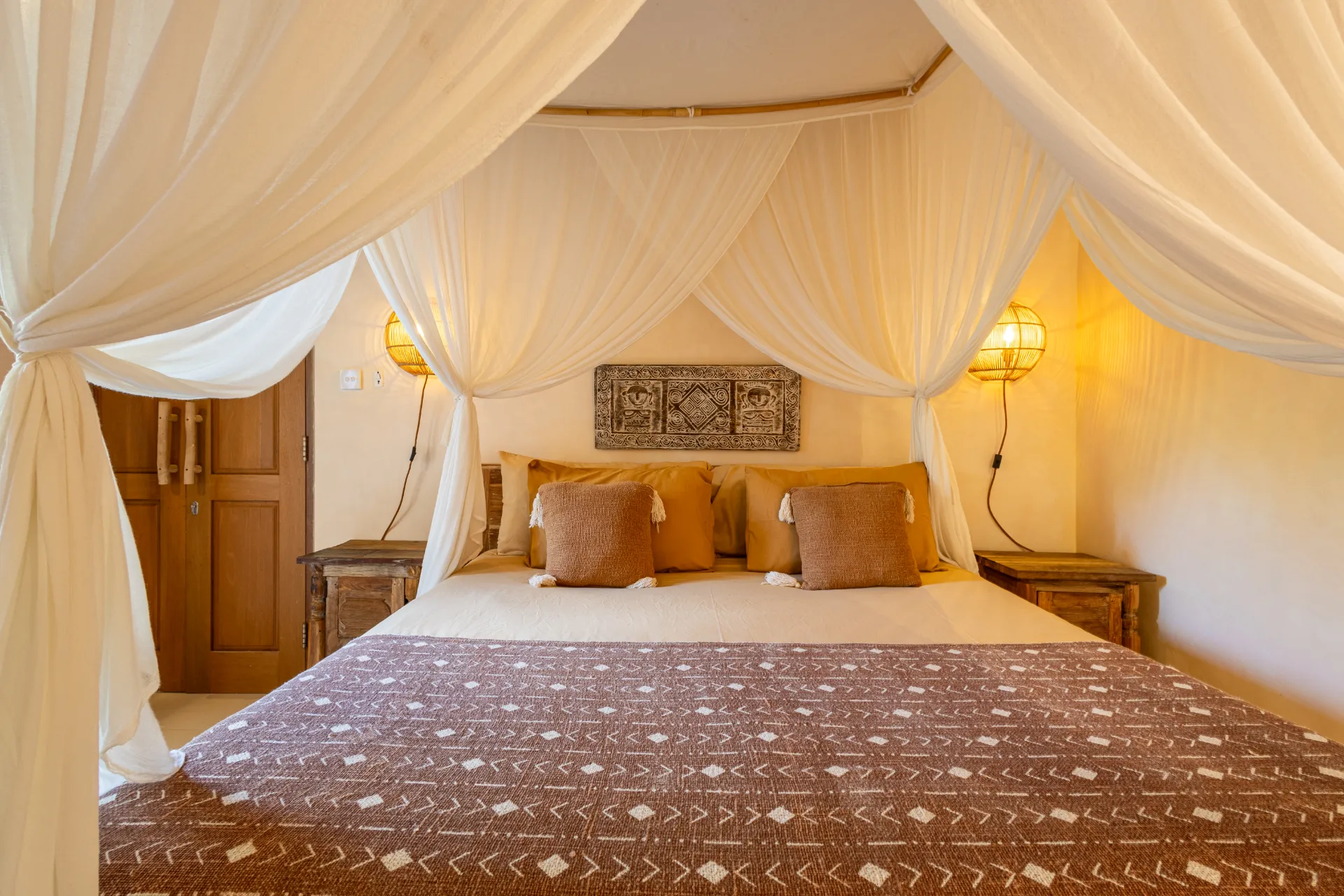 The Pink Joglo - A cozy and quiet 3BDR with pool., 3-bed villa for rent in Pererenan – photo 5 of 15