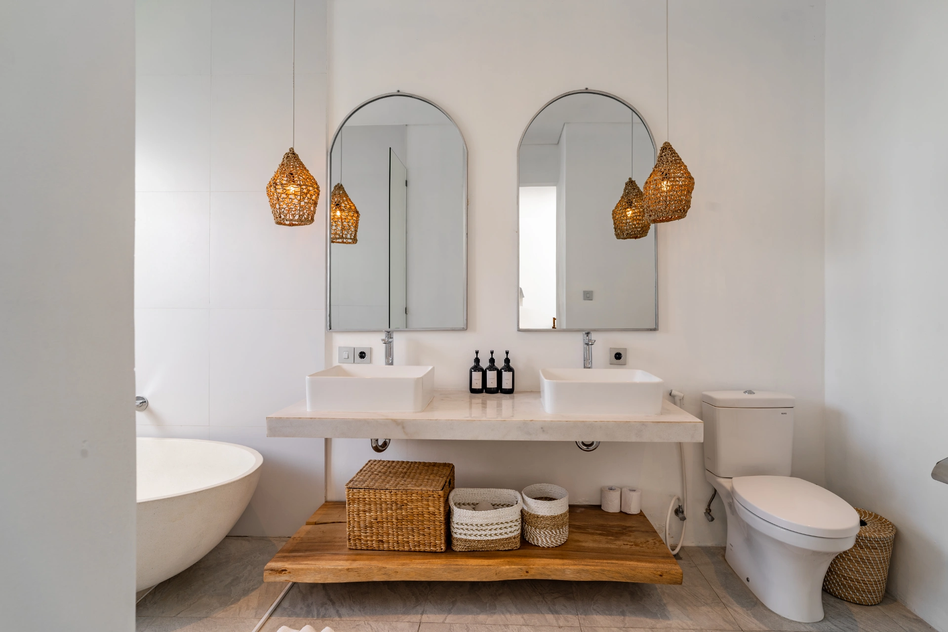 Beach Bliss Retreat : Stylish Modern 3BR Villa in Canggu, 3-bed villa for rent in Canggu – photo 3 of 15