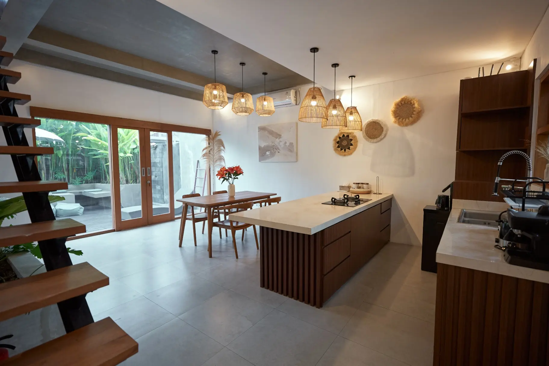 Villa Octo - 2 Bedroom Industrial Modern Villa in Great Location of Canggu, 2-bed villa for rent in Canggu – photo 10 of 15