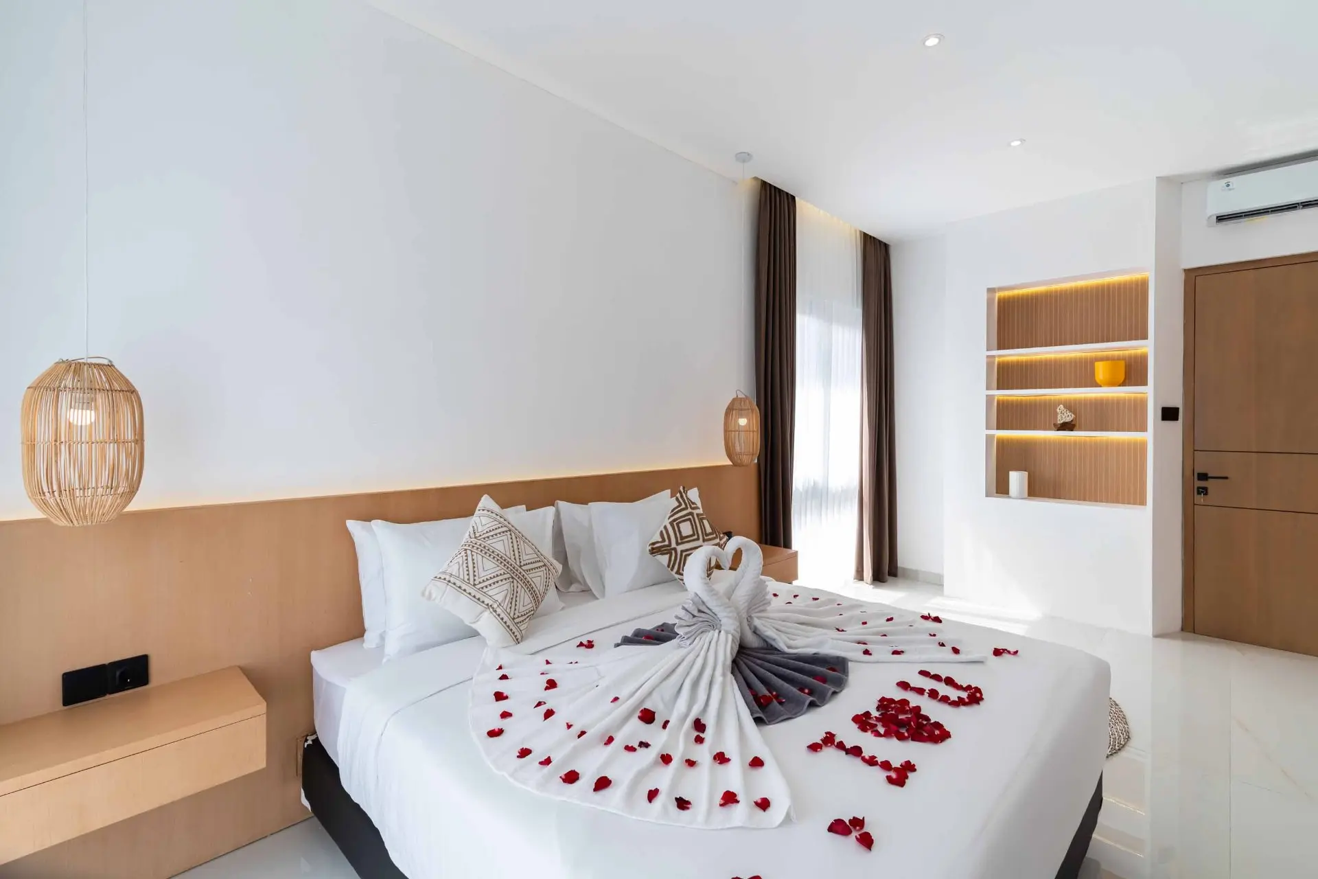 New LUXURY 3 Bedroom Modern Villa in Jimbaran Uluwatu, 3-bed villa for rent in Uluwatu – photo 14 of 15