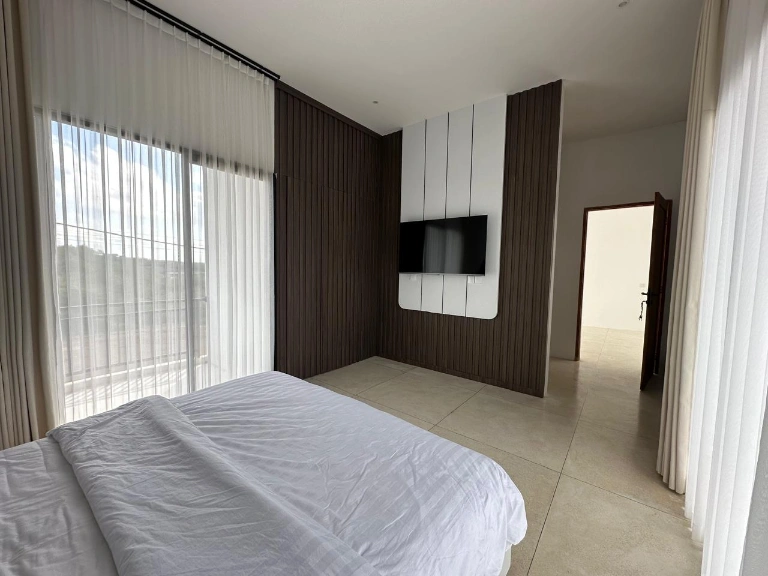An - for Rent Modern White Villa in Kutuh near Gunung Payung Beach, 3-bed villa for rent in Uluwatu – photo 13 of 15